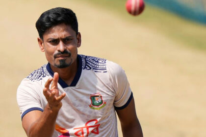 সাকিবকে ছাড়িয়ে ২৫০ উইকেটের নতুন চূড়ায় তাইজুল