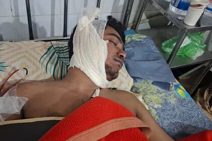 ছিনতাইকারীর হামলায় স্ত্রীসহ গুরুতর আহত এক কর্মকর্তা