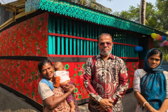 লায়ন ডক্টর শেখ ফরিদুল ইসলামের উদ্যোগে রামপালে মানবিক সহায়তা