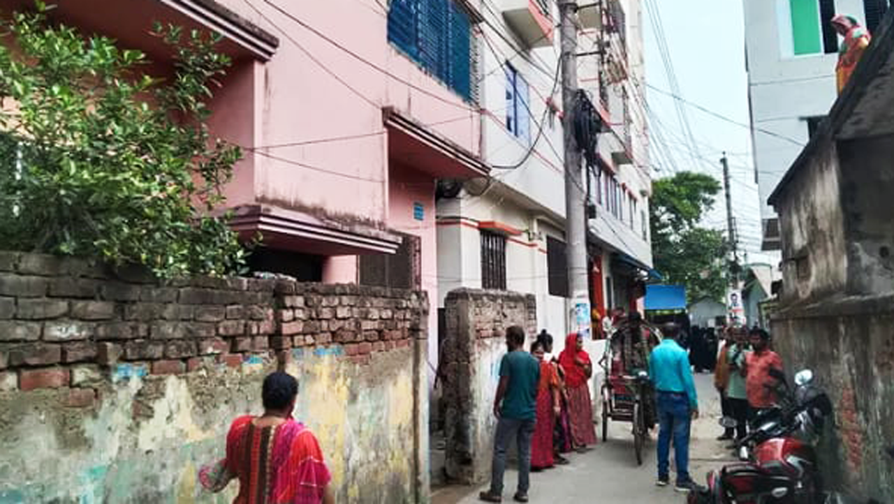 মাদারীপুরে স্বজনের বাসায় শিশুসহ একই পরিবারের তিনজনের রহস্যজনক মৃত্যু