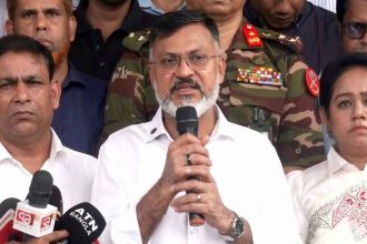 শেরেবাংলা কৃষি বিশ্ববিদ্যালয়ে ডেঙ্গুর লার্ভা ধ্বংস অভিযান ও সচেতনতামূলক কর্মশালার উদ্বোধন করেছেন ডিএনসিসি প্রশাসক মো. শফিকুল ইসলাম খান