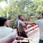 Screenshot 20261024 180858 Lite Noto Post গোপালগঞ্জে নিষিদ্ধ ঘোষিত ছাত্রলীগ যুবলীগের মিছিল: পুলিশের গাড়িতে হামলা ভাংচুর ২ পুলিশ সদস্য আহত